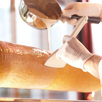 北海道産小麦や発酵バター等を惜しみなく使用したバウムクーヘン