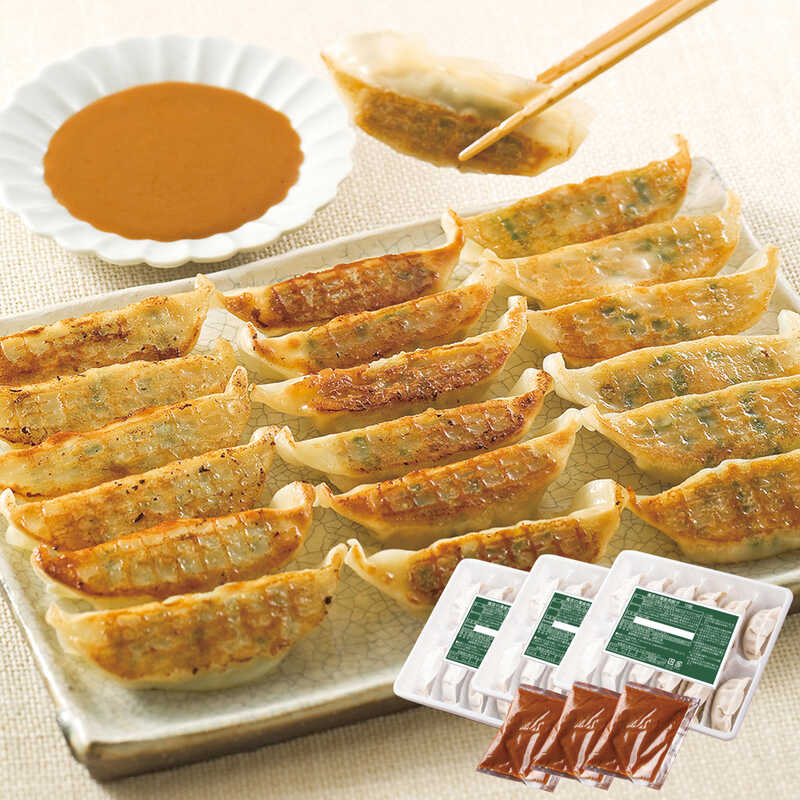 102円 人気の贈り物が 餃子 おいも豚餃子 ８個入 冷凍 常温品