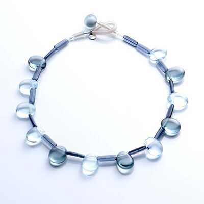 Ｄｒｏｐ　（ドロップ）　ネックレス　＜アクアブルー＆クリア＞