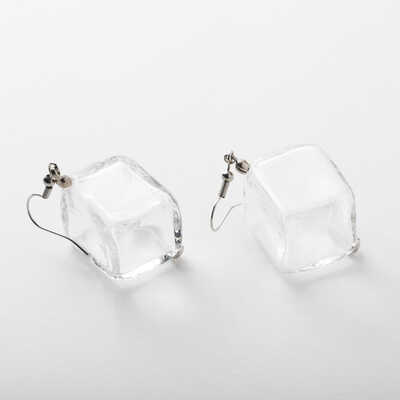 ＣＵＢＥ（キューブ）　ピアス