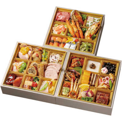 ｔｅａｔｒｏ　ｄｉ　ｍａｓｓａ　×　果皮と餡　×　＆ＰＡＮ　３店舗コラボおせち《三段重》（３～４人用）