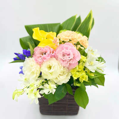 お供え　明るい色アレンジメント　Ｇ