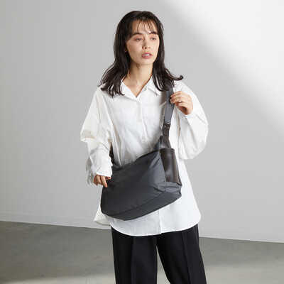 【ナイロンタフタ×リサイクルレザー】デイリーショルダーＭサイズ