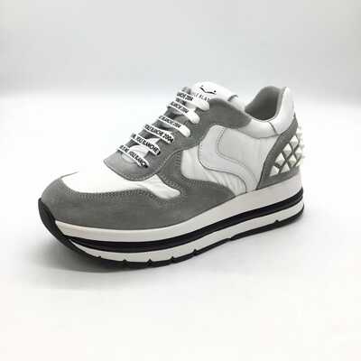 スニーカー２０１４８１５－０１　１Ｂ３１