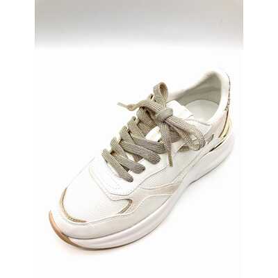 スニーカー２０６０１ＰＰ７