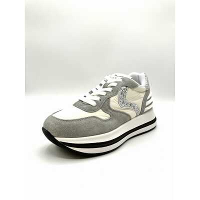 スニーカー２０１８７９４－０６－１Ｂ１８